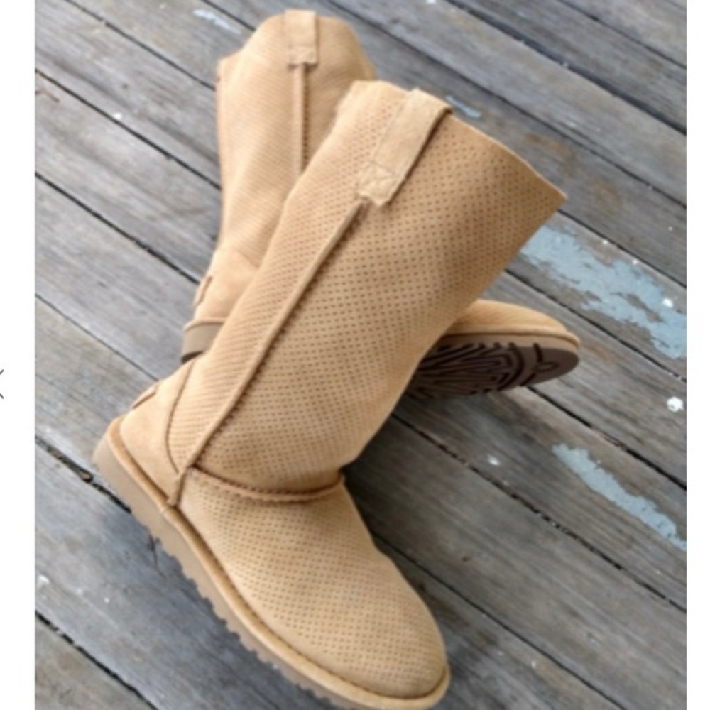 New Uggs tall suede unlined boots sz 8